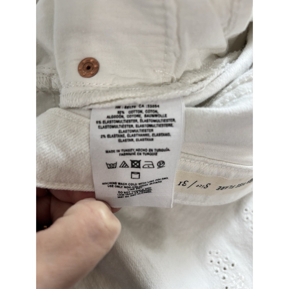 Anthropologie Pilcro Eyelet Lace Embroidered Hem High Rise Crop Flare Jeans Sz31 - Picture 9 of 11